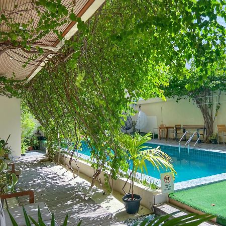 Rehendhi Villa Maafushi Exteriör bild