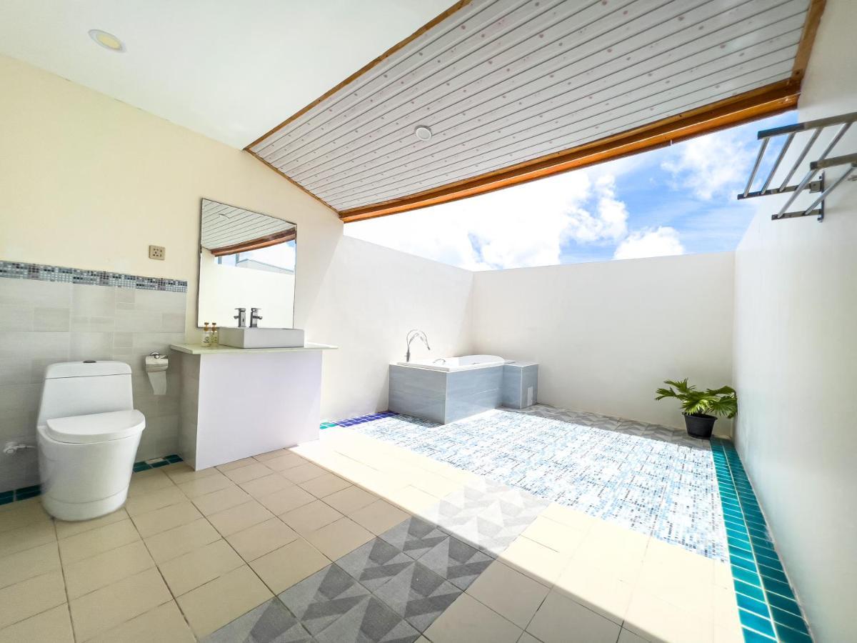 Rehendhi Villa Maafushi Exteriör bild